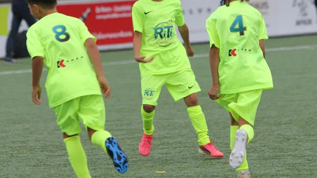 Parental Pressure on the Sideline: How to Support Without Pushing